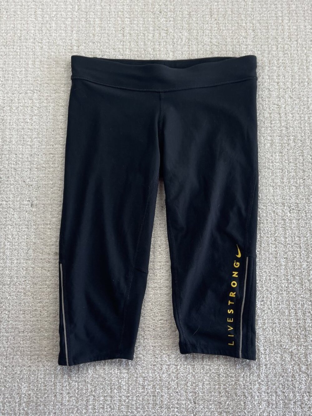 Nike LiveStrong Running / Cycling Capri Pants Athletic Black Yellow Stripe Sz S